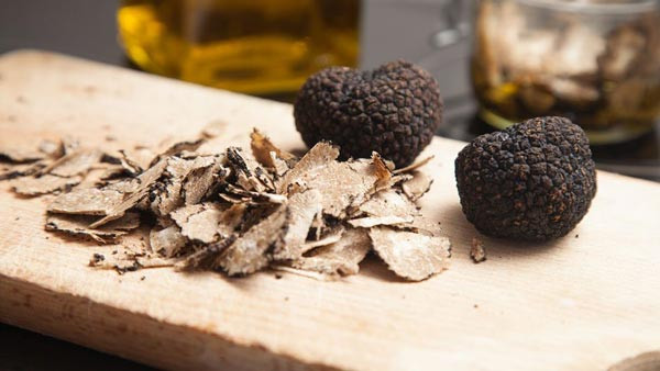 روغن ترافل - سفید اوربانی 250 میل طعمی اصیل از دل طبیعت ایتالیا